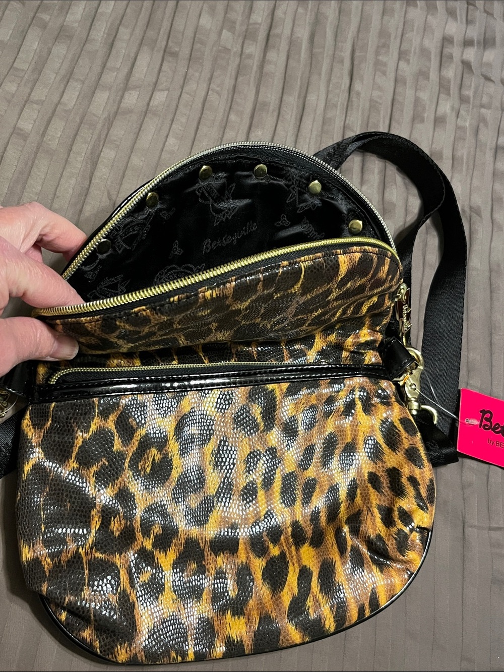 New NWT Betsey Johnson Betseyville Leopard Print Crossbody with Gold Stud Trim - Picture 9 of 16